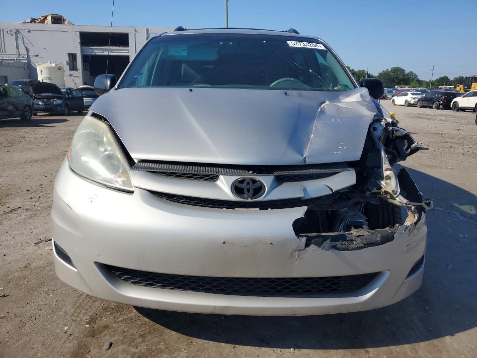 53733286 :رقم المزاد ، 5TDKK4CCXAS296398 vin ، 2010 Toyota Sienna مزاد بيع