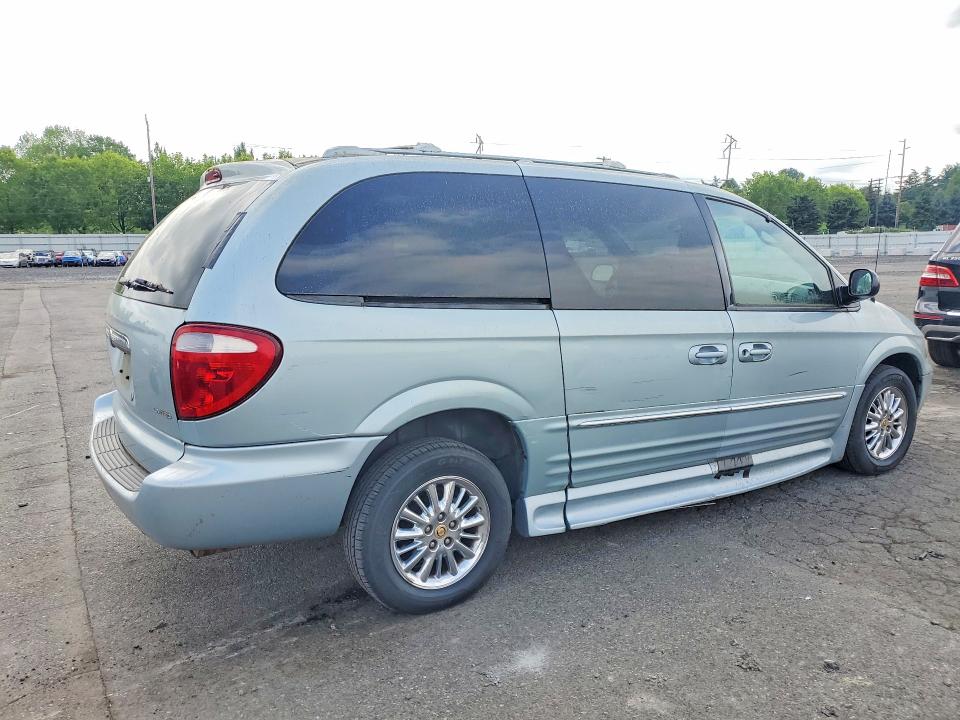 Auction sale of the 2002 Chrysler Town & Country, vin: 2C8GP64L82R550488, lot number: 52531456