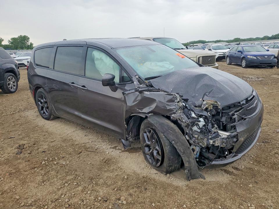 53108396 :رقم المزاد ، 2C4RC1FG1KR653261 vin ، 2019 Chrysler Pacifica مزاد بيع