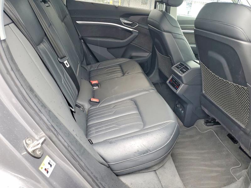 53088706 :رقم المزاد ، WA1VABGE2KB020767 vin ، 2019 Audi E-tron مزاد بيع