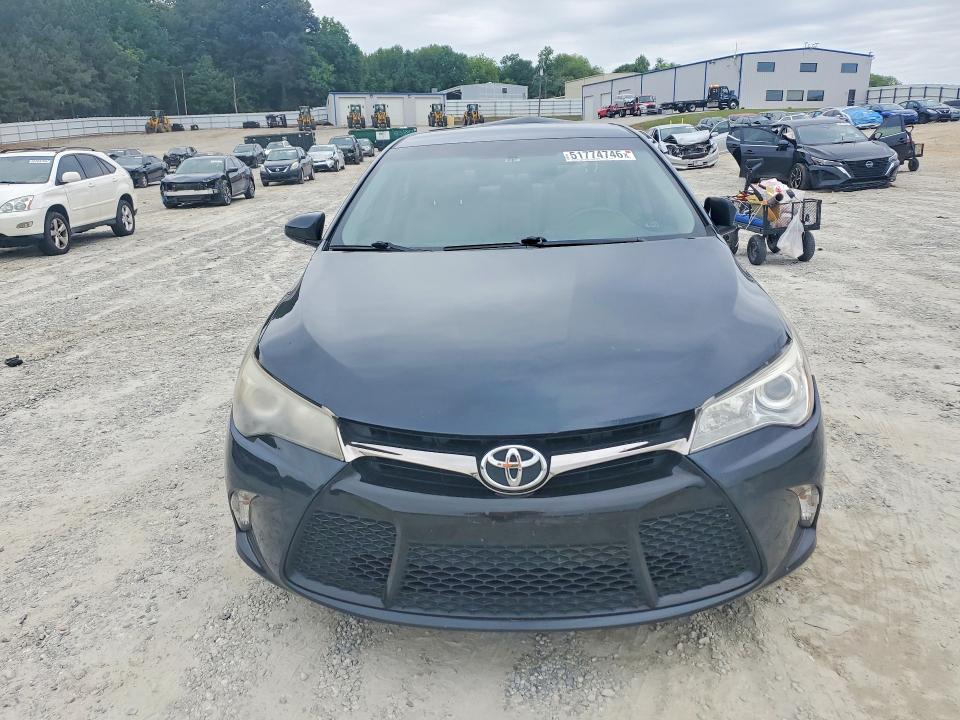 51774746 :رقم المزاد ، 4T1BF1FK0HU719609 vin ، 2017 Toyota Camry مزاد بيع