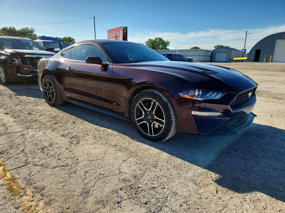 51914236 :رقم المزاد ، 1FA6P8TH7J5105098 vin ، 2018 Ford Mustang مزاد بيع