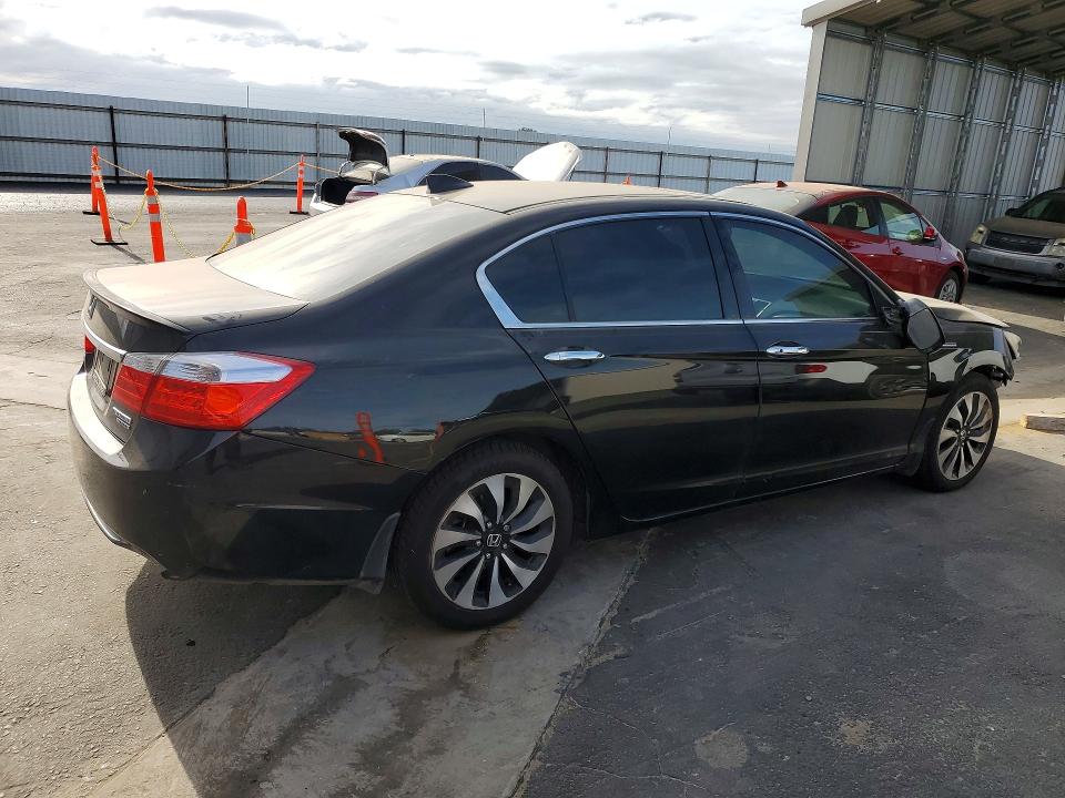 2015 Honda Accord მანქანა იყიდება აუქციონზე, vin: 1HGCR6F77FA003847, აუქციონის ნომერი: 54861736