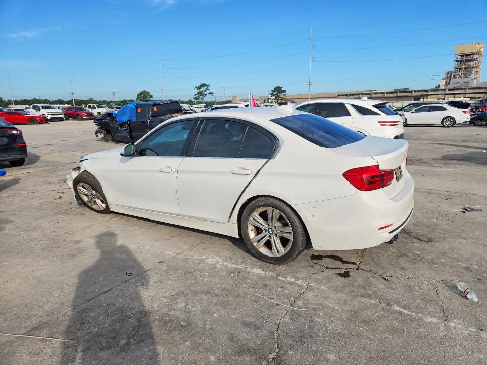 55379436 :رقم المزاد ، WBA8B9G31HNU51936 vin ، 2017 Bmw 330 مزاد بيع