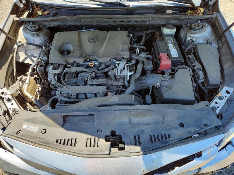 52061356 :رقم المزاد ، 4T1B11HK6JU593094 vin ، 2018 Toyota Camry مزاد بيع