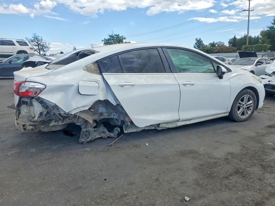 55217226 :رقم المزاد ، 1G1BE5SM8J7114529 vin ، 2018 Chevrolet Cruze مزاد بيع
