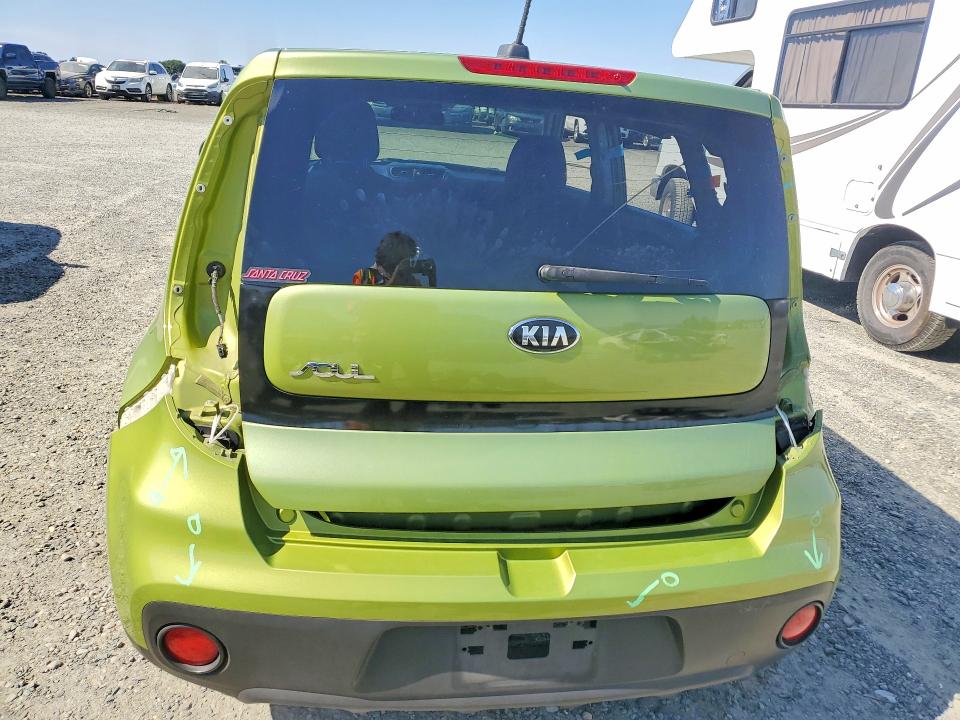 53852176 :رقم المزاد ، KNDJN2A27J7899935 vin ، 2018 Kia Soul مزاد بيع