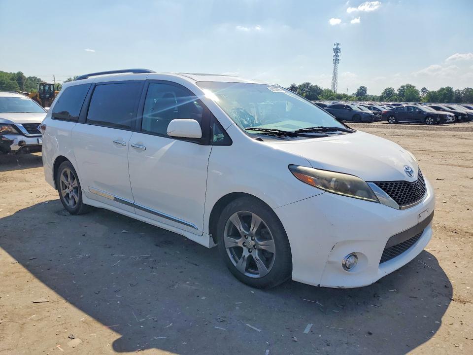 53122086 :رقم المزاد ، 5TDXZ3DC4HS818592 vin ، 2017 Toyota Sienna مزاد بيع