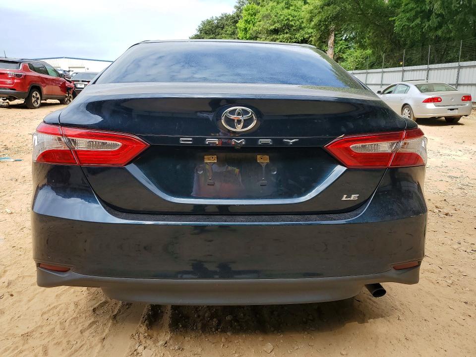 54767216 :رقم المزاد ، 4T1B11HKXJU659095 vin ، 2018 Toyota Camry مزاد بيع