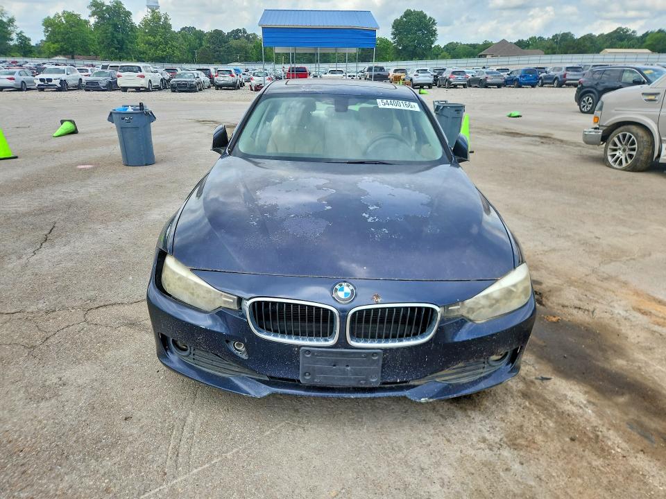 54400166 :رقم المزاد ، WBA3C3G53ENS70936 vin ، 2014 Bmw 320 مزاد بيع