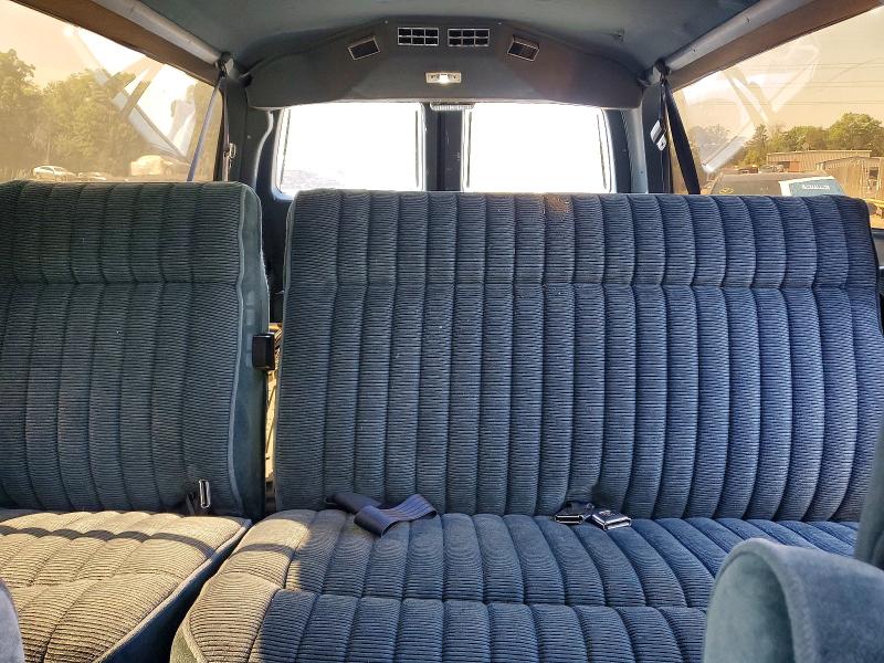 Продажа на аукционе авто 1991 Chevrolet Suburban, vin: 1GNGV26K9MF122743, номер лота: 53280326