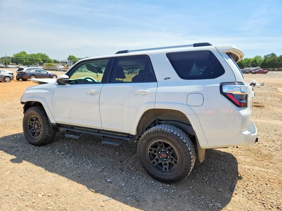 Продажа на аукционе авто 2024 Toyota 4runner, vin: JTENU5JR4R6277034, номер лота: 52381156