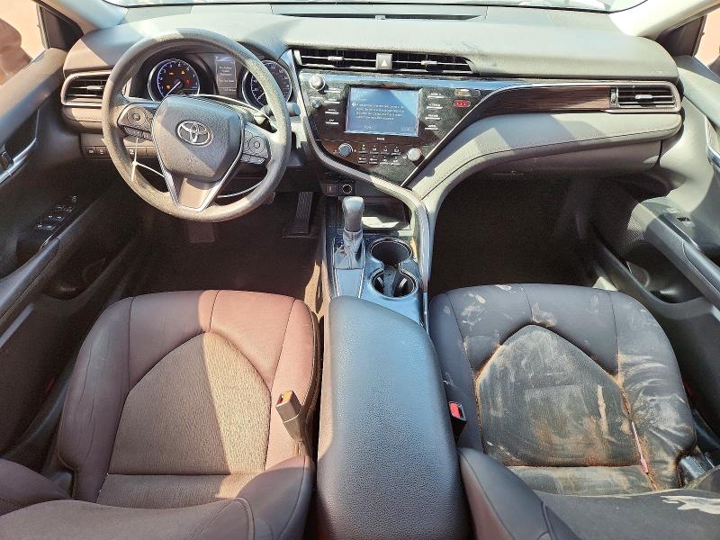 53885226 :رقم المزاد ، 4T1C11AK1LU942941 vin ، 2020 Toyota Camry مزاد بيع