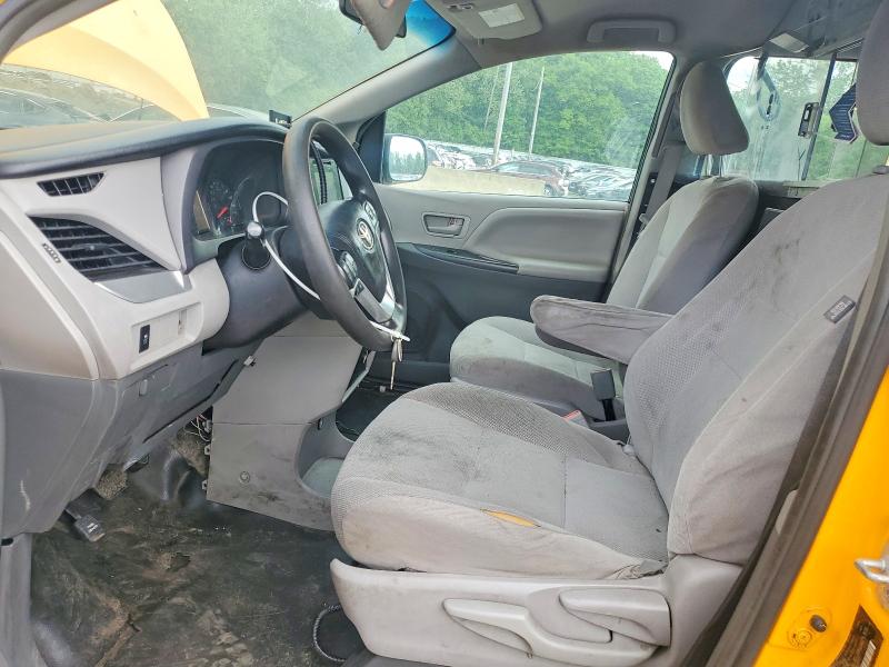 55360556 :رقم المزاد ، 5TDZZ3DC6HS876342 vin ، 2017 Toyota Sienna مزاد بيع