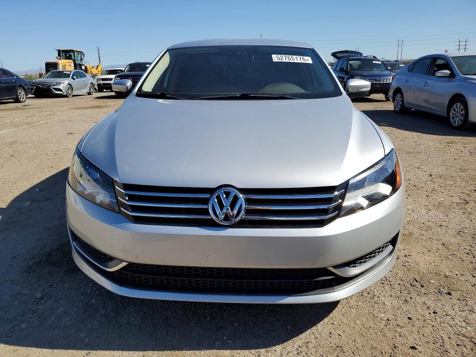 52765176 :رقم المزاد ، 1VWAT7A34FC010404 vin ، 2015 Volkswagen Passat مزاد بيع