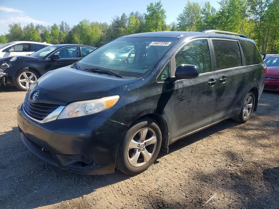 Продажа на аукционе авто 2015 Toyota Sienna, vin: 5TDKK3DCXFS625469, номер лота: 54023396