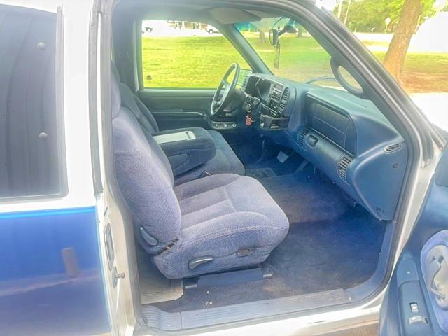 1997 Gmc Sierra მანქანა იყიდება აუქციონზე, vin: 2GTEC19R7V1530479, აუქციონის ნომერი: 52950826