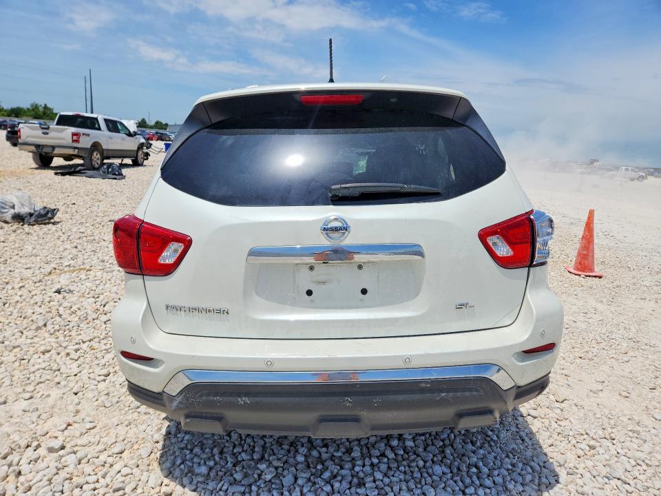 53647136 :رقم المزاد ، 5N1DR2MN3JC613122 vin ، 2018 Nissan Pathfinder مزاد بيع
