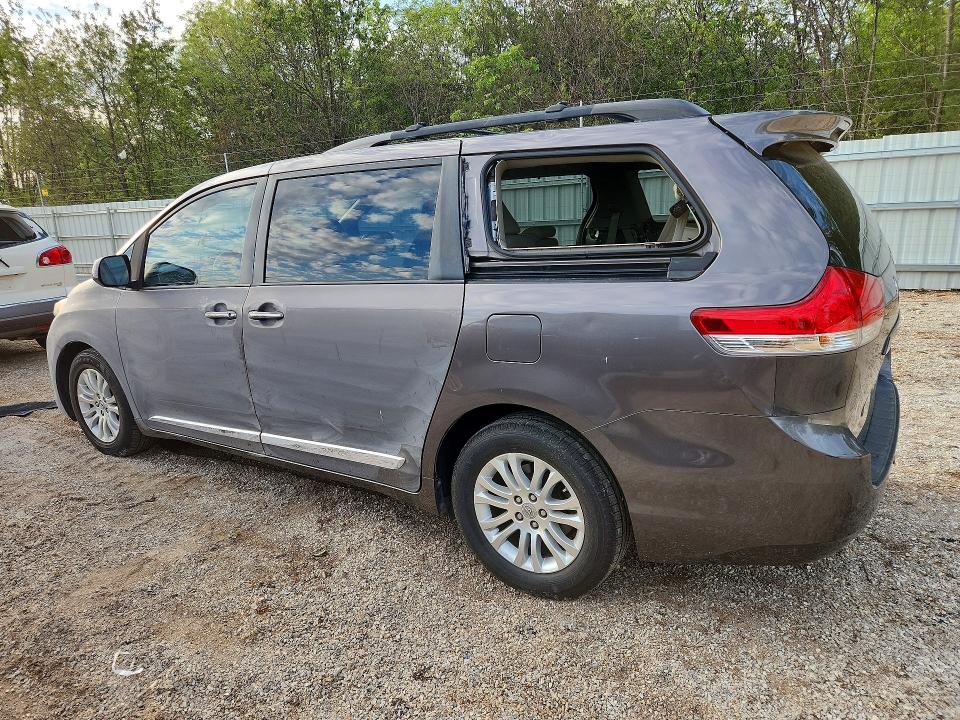 Продажа на аукционе авто 2014 Toyota Sienna, vin: 5TDYK3DC7ES460831, номер лота: 52539416