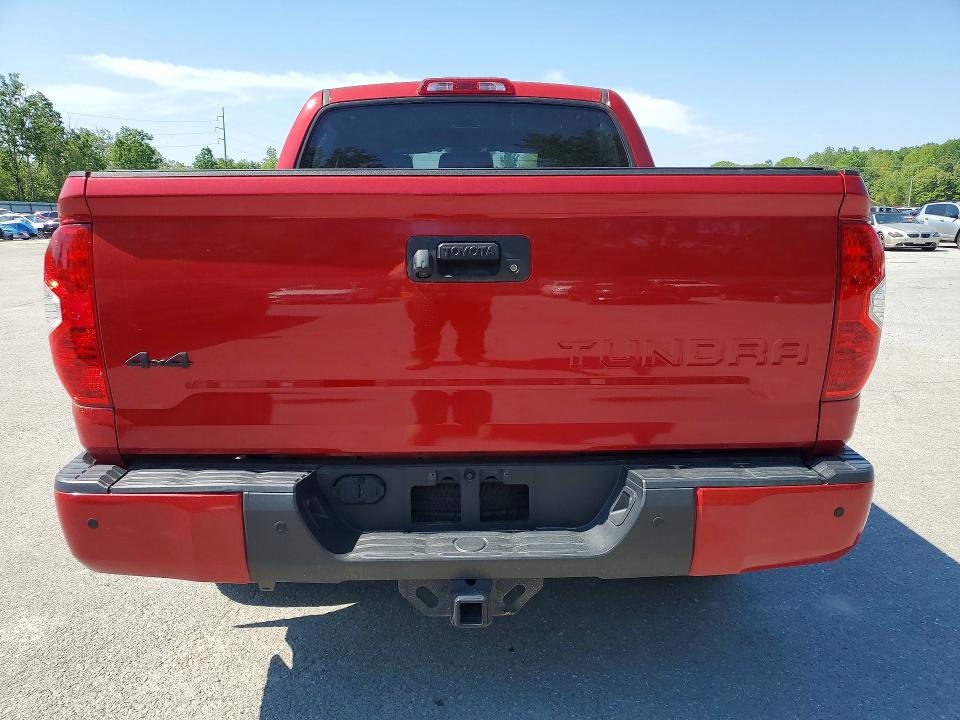 54411176 :رقم المزاد ، 5TFHY5F11JX739475 vin ، 2018 Toyota Tundra مزاد بيع