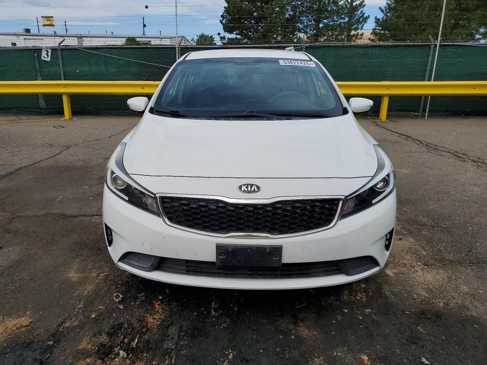 53822426 :رقم المزاد ، 3KPFK4A7XHE144178 vin ، 2017 Kia Forte مزاد بيع