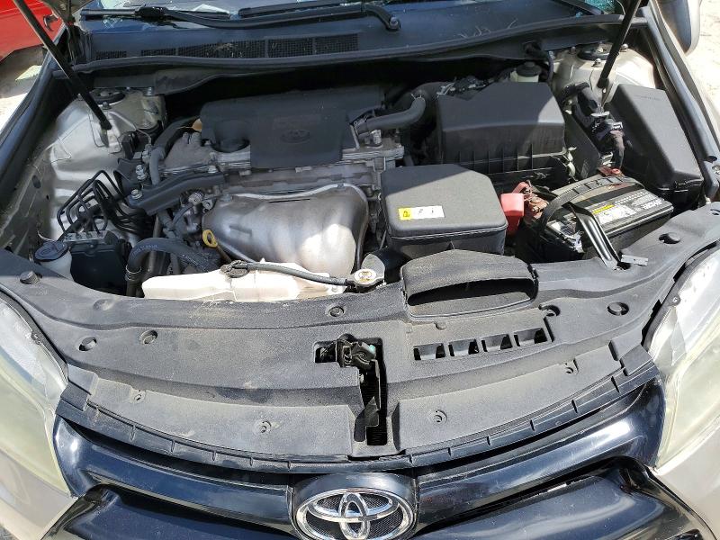 55117526 :رقم المزاد ، 4T1BF1FK4HU638001 vin ، 2017 Toyota Camry مزاد بيع