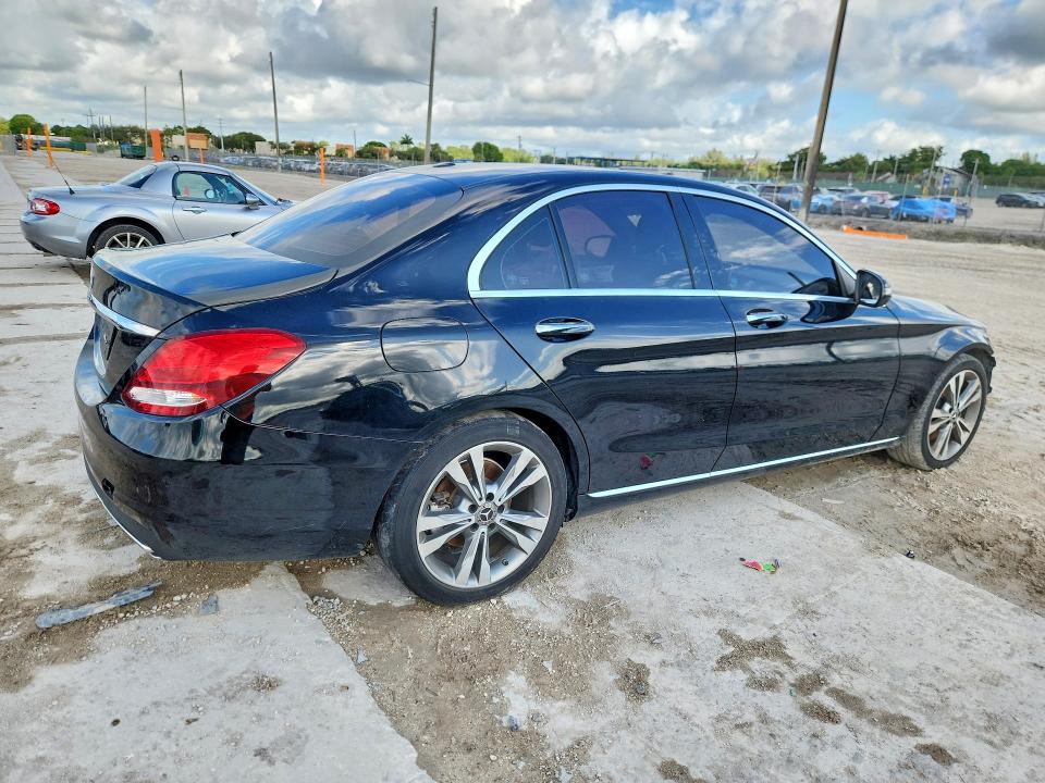 Продаж на аукціоні авто 2018 Mercedes-benz C, vin: 55SWF4JB6JU268407, номер лоту: 52402156