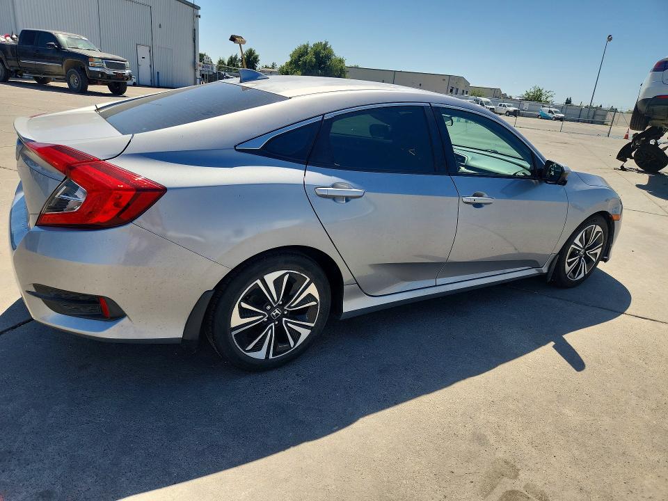 2018 Honda Civic მანქანა იყიდება აუქციონზე, vin: 2HGFC1F3XJH642605, აუქციონის ნომერი: 54443966