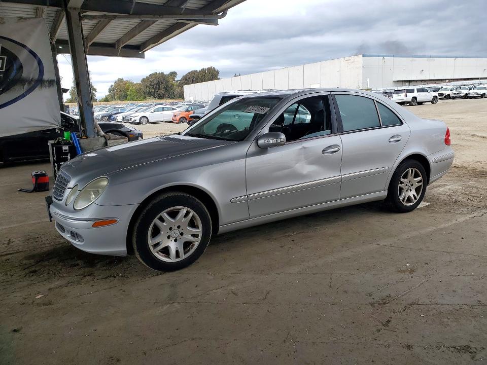 2006 Mercedes-benz E მანქანა იყიდება აუქციონზე, vin: WDBUF56JX6A814185, აუქციონის ნომერი: 52416486
