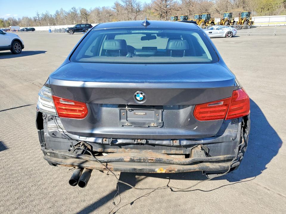 2013 Bmw 328 მანქანა იყიდება აუქციონზე, vin: WBA3B5C52DF594442, აუქციონის ნომერი: 52324786