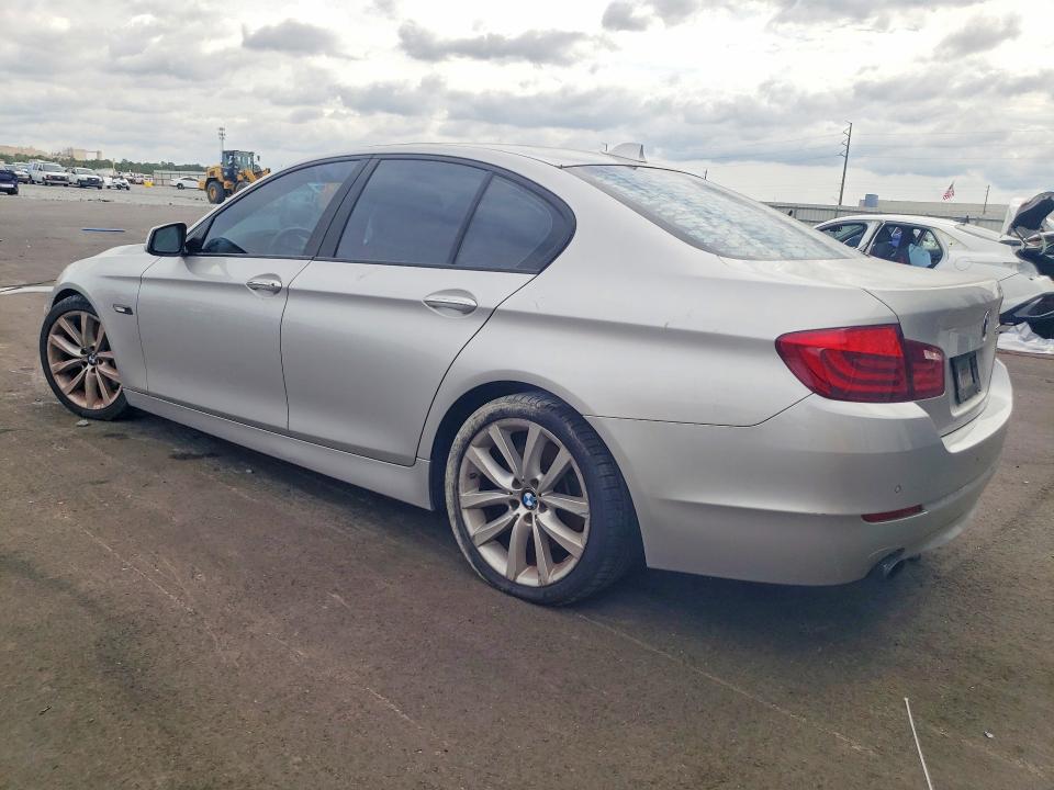51470076 :رقم المزاد ، WBAFR7C5XBC806510 vin ، 2011 Bmw 535i مزاد بيع