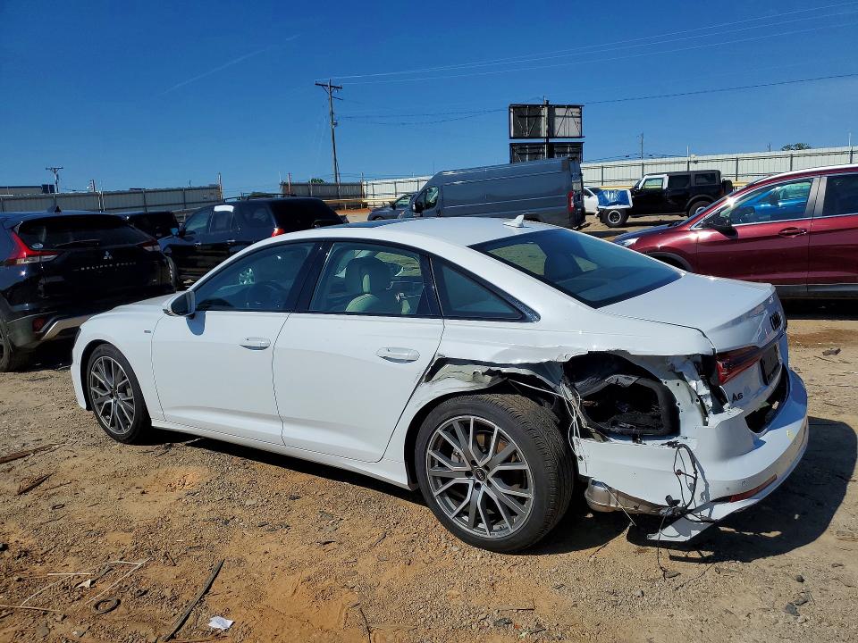 52120646 :رقم المزاد ، WAUL2BF26NN049240 vin ، 2022 Audi A6 مزاد بيع