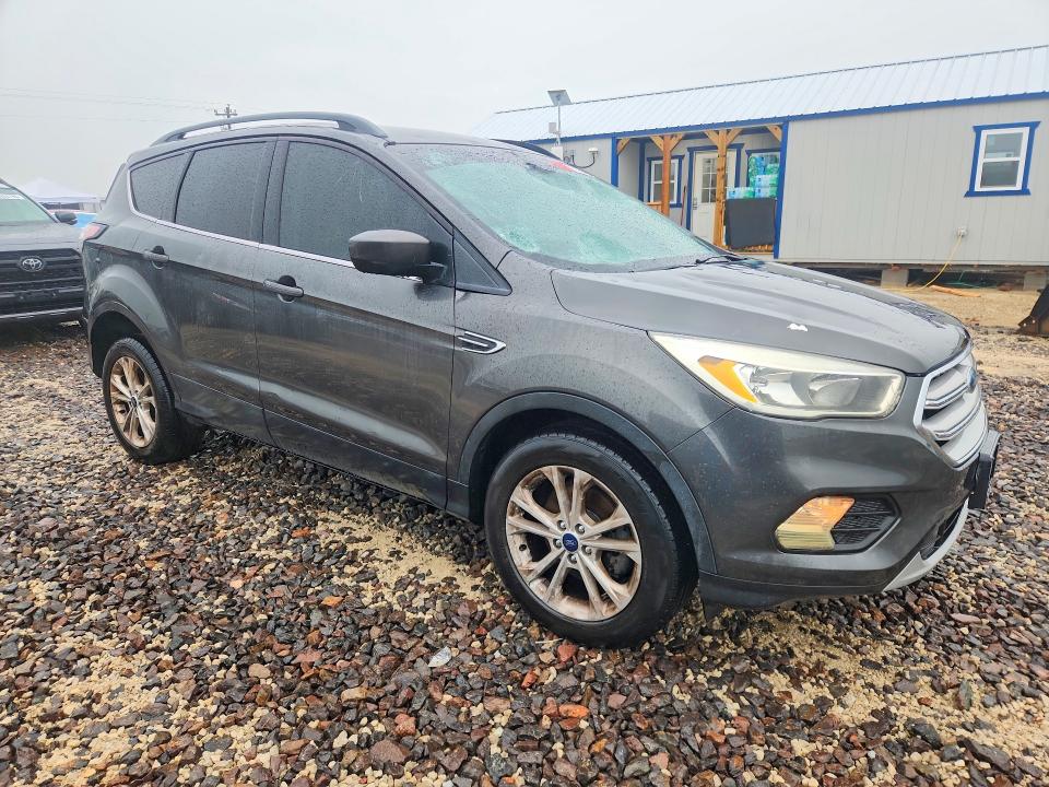 2018 Ford Escape მანქანა იყიდება აუქციონზე, vin: 1FMCU0GD3JUA93757, აუქციონის ნომერი: 53811436