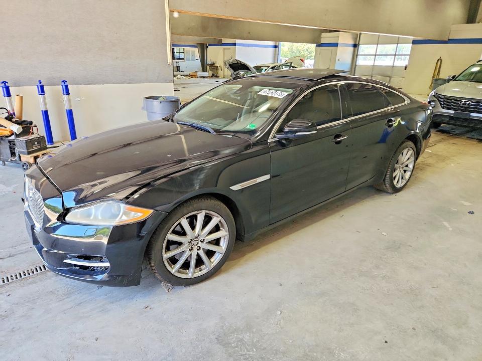 2011 Jaguar Xj მანქანა იყიდება აუქციონზე, vin: SAJWA1CBXBLV08442, აუქციონის ნომერი: 52559176