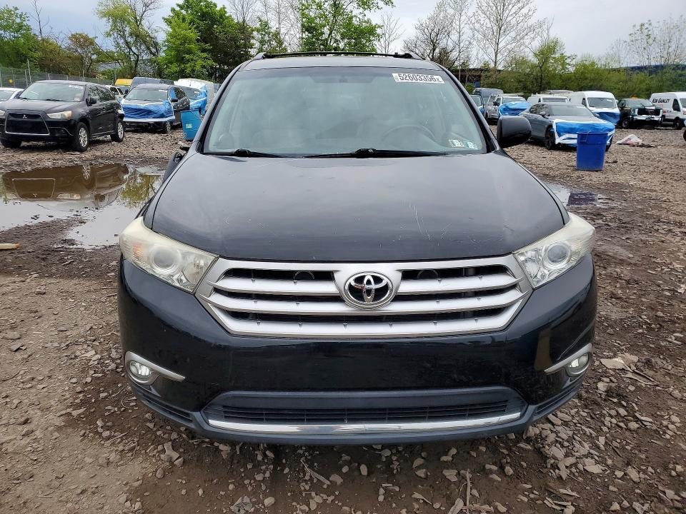 52603356 :رقم المزاد ، 5TDBK3EHXCS113202 vin ، 2012 Toyota Highlander مزاد بيع