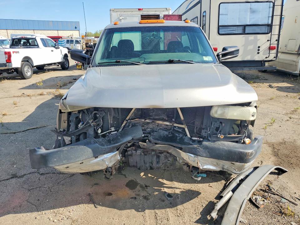 Продаж на аукціоні авто 2002 Chevrolet Silverado, vin: 1GCJK34G82E109710, номер лоту: 52859706