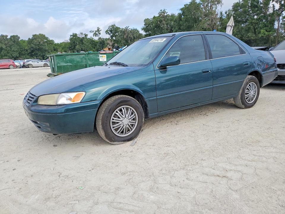 52994276 :رقم المزاد ، 4T1BG22K5WU253245 vin ، 1998 Toyota Camry مزاد بيع
