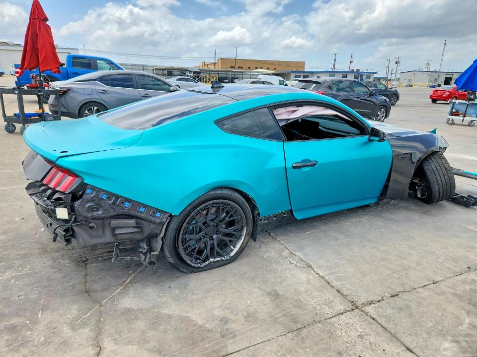 53029716 :رقم المزاد ، 1FA6P8CF5R5427524 vin ، 2024 Ford Mustang مزاد بيع