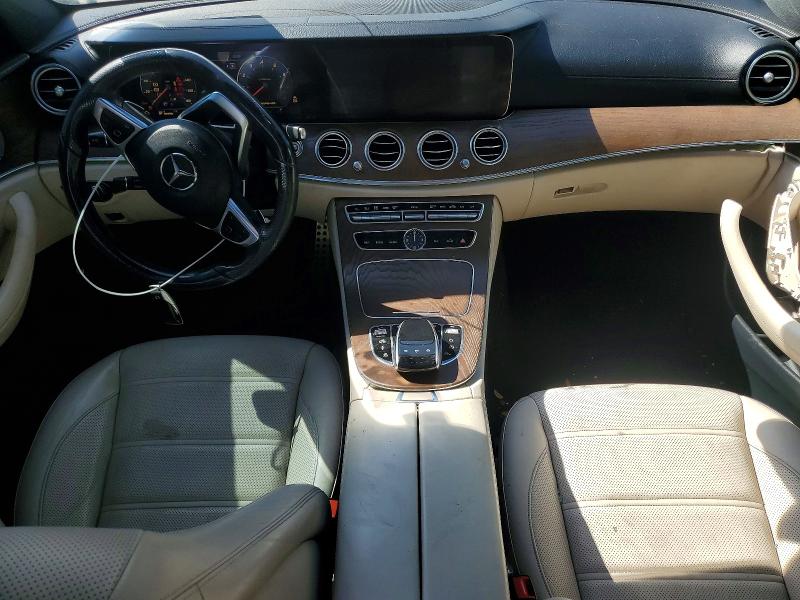 53261506 :رقم المزاد ، WDDZF6EB2JA402039 vin ، 2018 Mercedes-benz E مزاد بيع