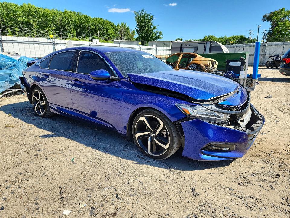 Продаж на аукціоні авто 2018 Honda Accord, vin: 1HGCV1F31JA220265, номер лоту: 53876926