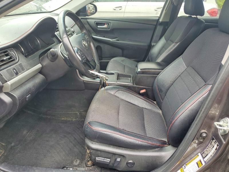 52166426 :رقم المزاد ، 4T1BF1FK7HU737010 vin ، 2017 Toyota Camry مزاد بيع