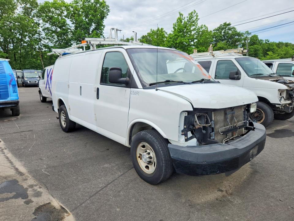 53002266 :رقم المزاد ، 1GCWGFCF9F1169140 vin ، 2015 Chevrolet Express G2500 مزاد بيع