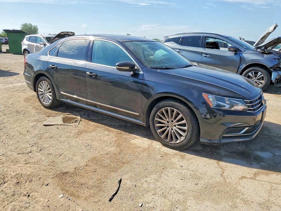 54975256 :رقم المزاد ، 1VWBT7A3XHC018434 vin ، 2017 Volkswagen Passat مزاد بيع
