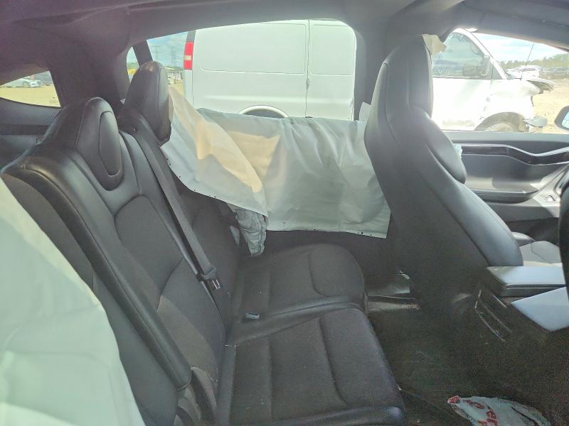 52667776 :رقم المزاد ، 5YJXCAE20JF120762 vin ، 2018 Tesla Model X مزاد بيع
