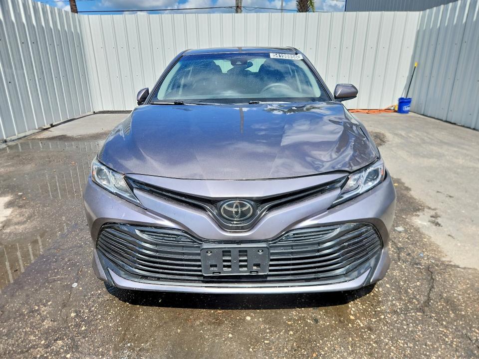 54198856 :رقم المزاد ، 4T1C11AK0LU942350 vin ، 2020 Toyota Camry مزاد بيع