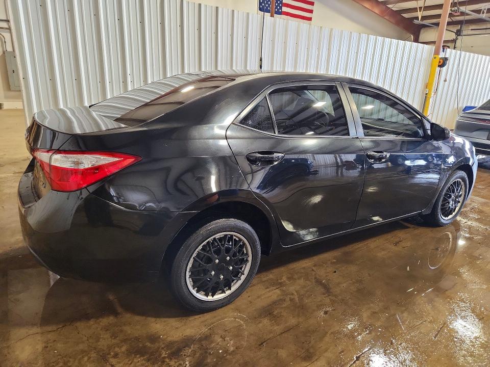 Продажа на аукционе авто 2015 Toyota Corolla, vin: 5YFBURHE3FP332224, номер лота: 55176336