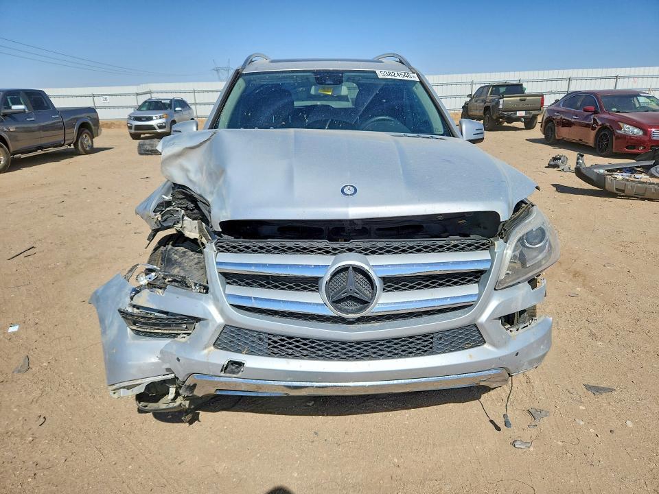 53824546 :رقم المزاد ، 4JGDF6EE7GA699165 vin ، 2016 Mercedes-benz Gl مزاد بيع