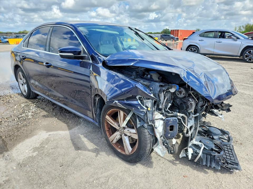 54394506 :رقم المزاد ، 1VWBH7A39DC102627 vin ، 2013 Volkswagen Passat مزاد بيع