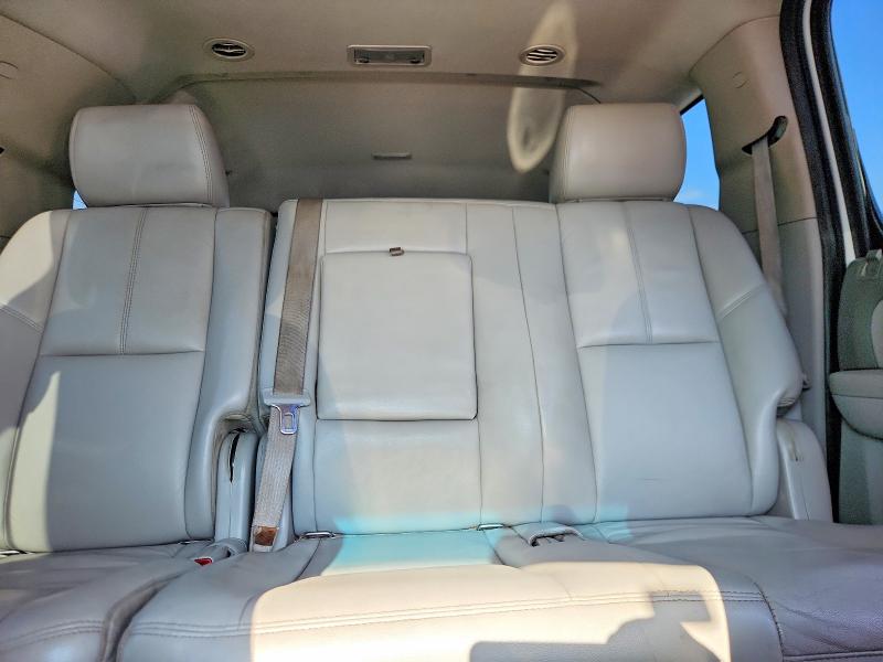 2014 Chevrolet Suburban მანქანა იყიდება აუქციონზე, vin: 1GNSCJE03ER234688, აუქციონის ნომერი: 54700026