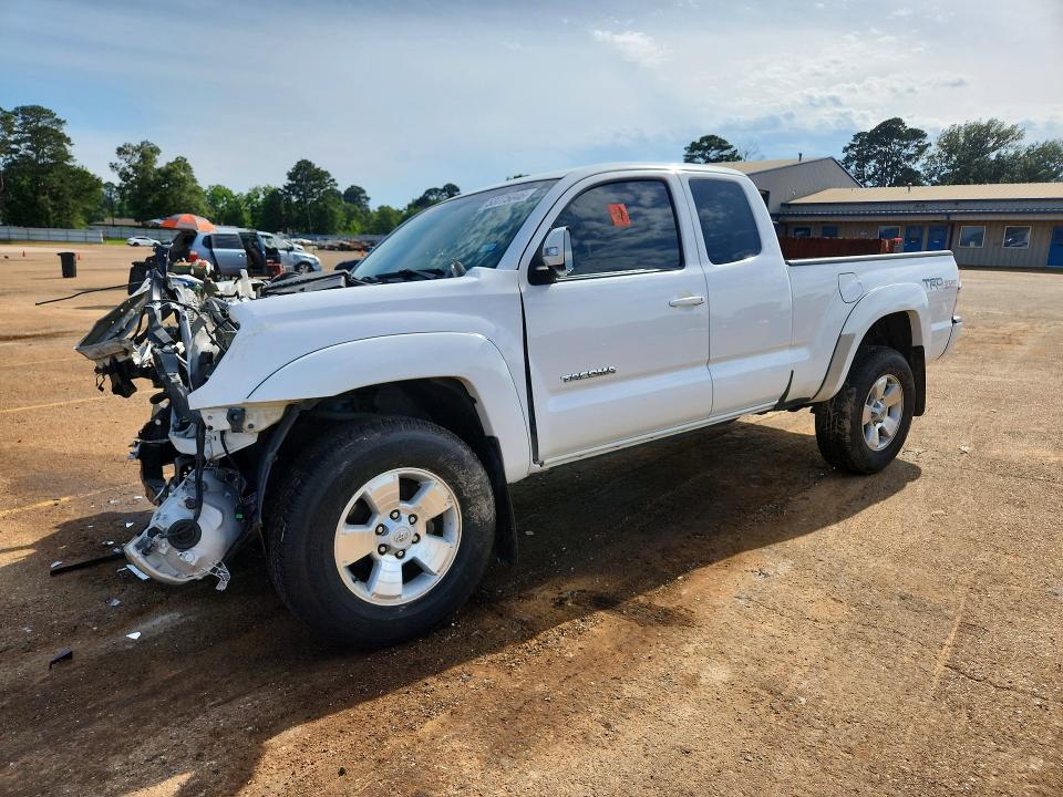 Продаж на аукціоні авто 2015 Toyota Tacoma, vin: 5TFTU4GN5FX077926, номер лоту: 53775046